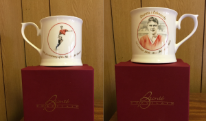 DUNCAN’S COUSIN PRESENTS MUG TO ARCHIVE COLLECTION